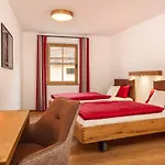 Garni Zum Schwan Otel *